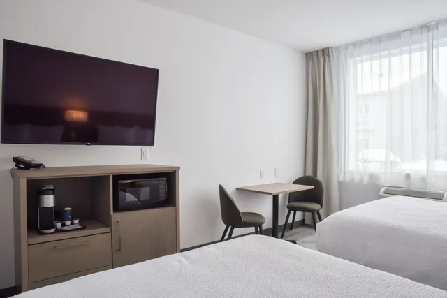 Executive, Queen Bed, Repotel Levis 6/8