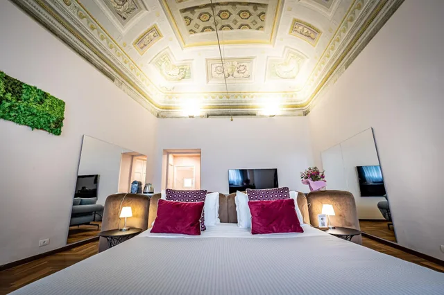 جناح ملكي، Hotel la Scaletta 2/6