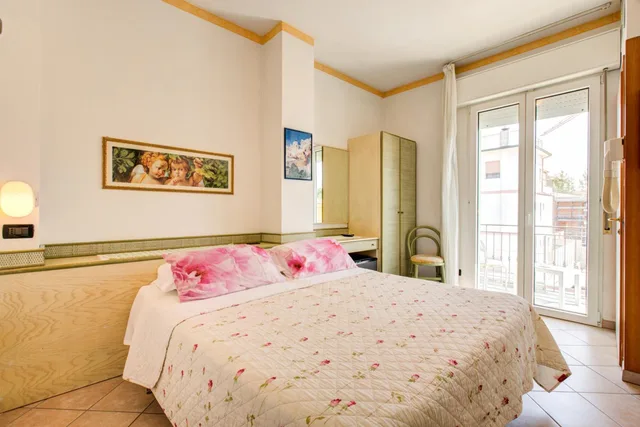 غرفة بسرير مزدوج أو سريرين منفصلين، Residence Charles 1/9