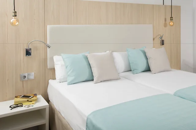 Room, 3 Beds, with Extra Bed, Sea View, Balcony, Monterrey Hotel 7/10
