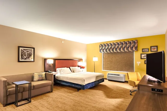 استوديو بسرير كينج مع أريكة لذوي الإعاقة، Hampton Inn Laramie 2/8