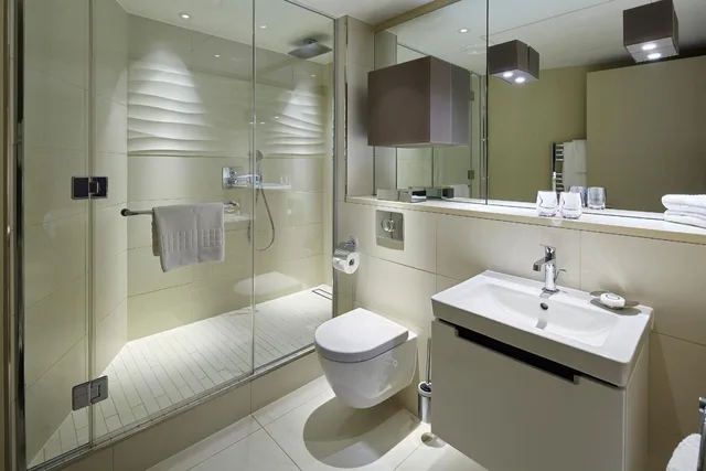 استوديو بشرفة، Cheval Three Quays 3/4