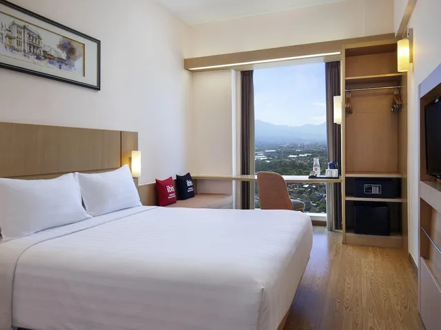 Superior, Queen Bed, IBIS BANDUNG TRANS STUDIO 2/4