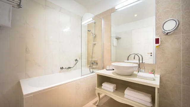 غرفة سوبيريور بإطلالة على البحر بشرفة، Hotel Kvarner 7/7