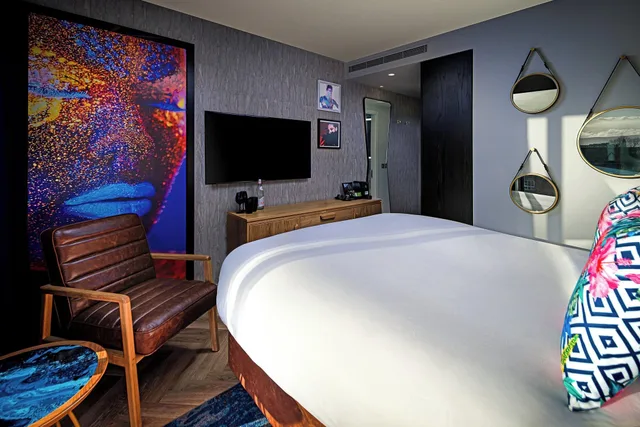 غرفة ديلوكس بسرير كينج بإطلالة، NYX Hotel Dublin Portobello 2/3
