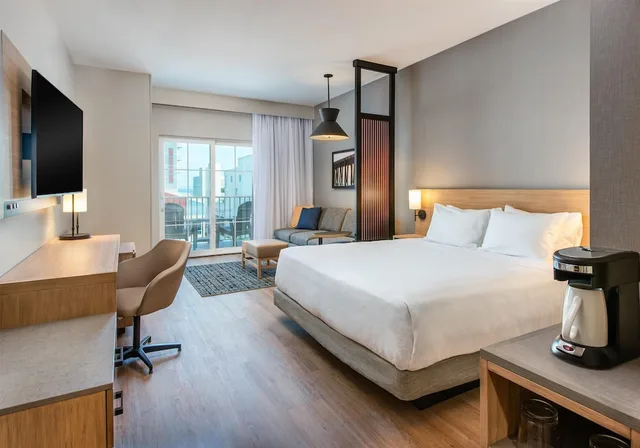 غرفة بسرير كينج بإطلالة على المدينة مع أريكة لذوي الإعاقة، Hyatt Place Ocean City Oceanfront 1/3