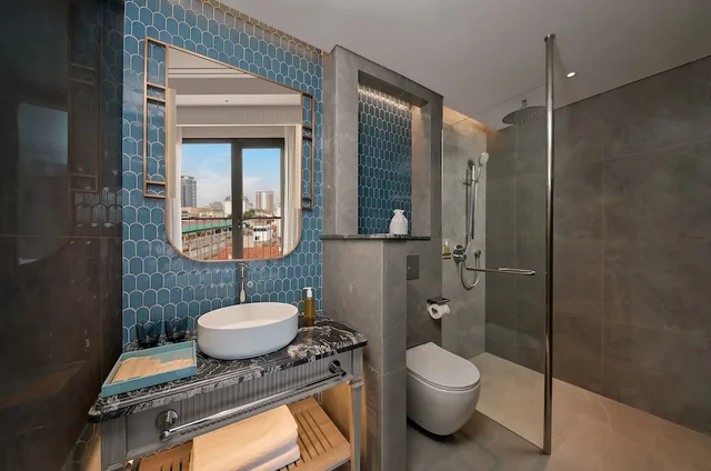 Executive, Triple, 1 King and 1 Single Beds, La Siesta Premium Lakeside 5/5