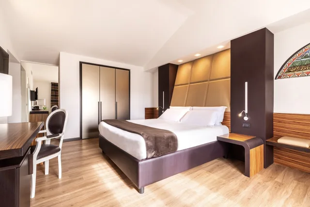 جناح جونيور بسرير كينج، SAN GIORGIO PALACE HOTEL 1/5