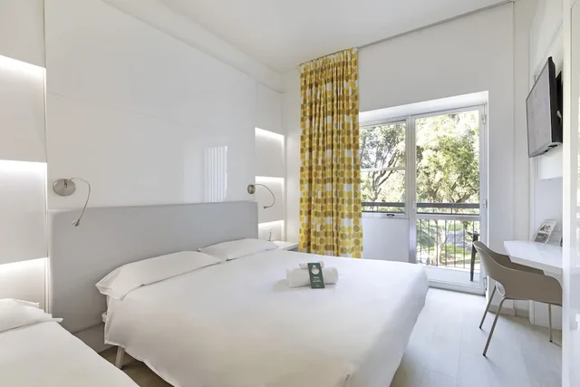 غرفة قياسية ثلاثية بسرير كوين وسرير فردي، B&B Hotel Savona 3/8