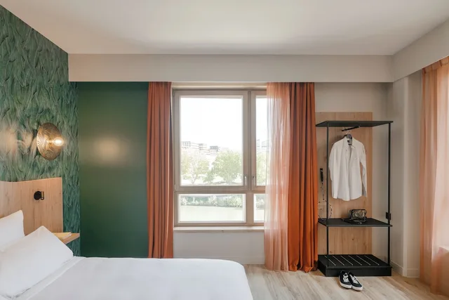 غرفة سوبيريور عائلية مفردة بسرير كوين مع أريكة، All Suites Hotel Paris Pleyel L’Ile Saint Denis 2/10