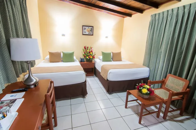 غرفة قياسية بسريرين منفصلين، Best Western Las Mercedes Airport 8/10