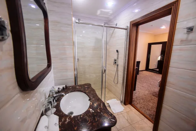 غرفة قياسية بسرير مزدوج أو سريرين منفصلين، Plaza Hotel Bishkek 4/5
