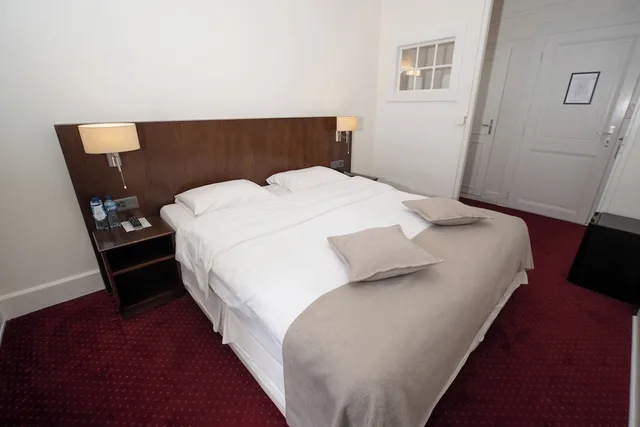 غرفة اقتصادية بسريرين منفصلين بشرفة، J5 Hotels Helvetie Montreux 3/4