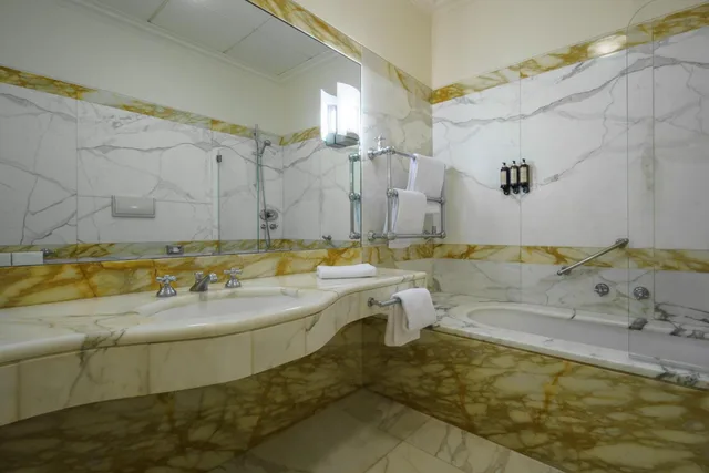 غرفة عائلية بسرير مزدوج، Eurostars Hotel Excelsior 5/6