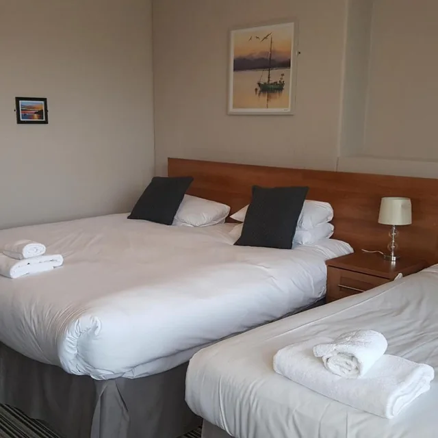 غرفة عائلية، The York Hotel 2/10