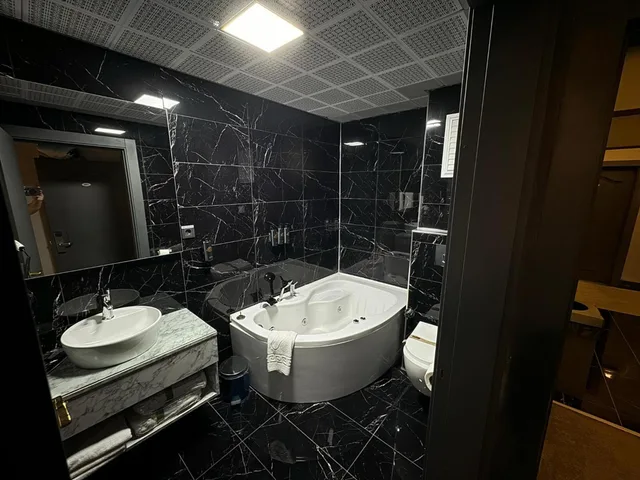 Suite, Royal Anka Hotel 7/10