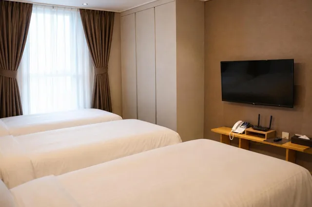 Economic Triple، Royal Square Hotel Seoul 2/4