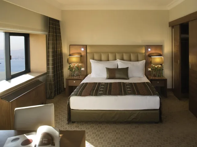 Family, King Bed, Movenpick Hotel Izmir 1/5