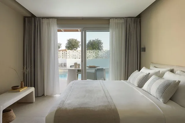 جناح جونيور بسرير كينج بإطلالة على الحديقة بمسبح خاص، PAROCKS Luxury Hotel and Spa 1/1