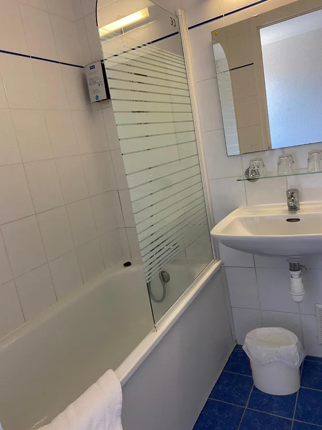 غرفة بسريرين منفصلين، Shelder Hotel 5/5