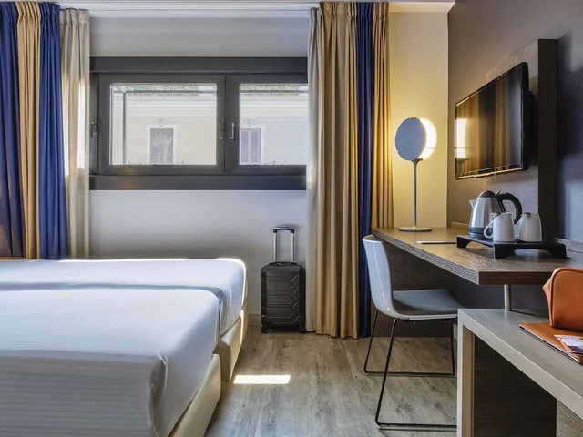 غرفة سوبيريور بسريرين منفصلين، Mercure Roma Centro Colosseo 7/10