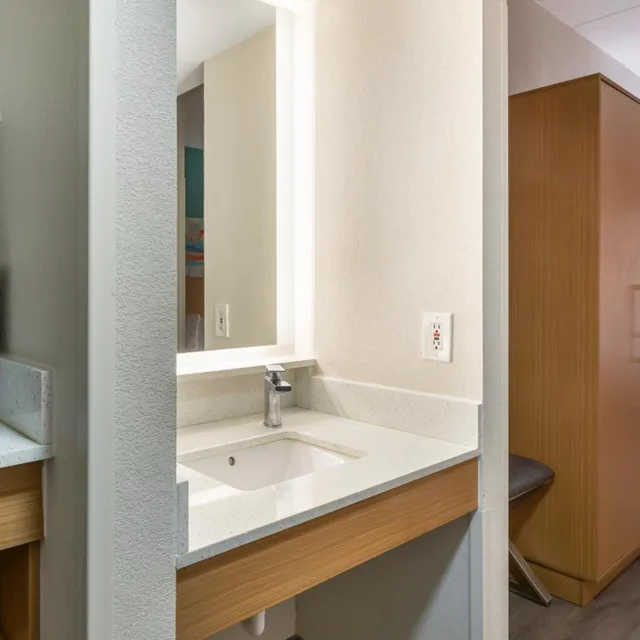 Room, Queen Bed, Accessible, Best Western Plus Executive Hotel 5/7