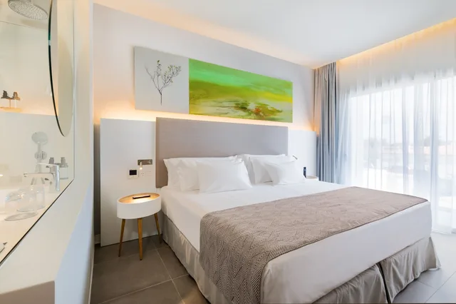 غرفة بسرير مزدوج بإطلالة على المسبح، Grupotel Conil Playa - Adults Only Recommended 3/6
