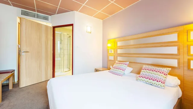 Standard, Double Bed, Hotel Campanile Metz Nord - Talange 3/10