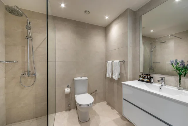 Premium, Single Bed, Lateral Side Sea View, Executive Lounge Access، Leonardo Plaza Cypria Maris Beach Hotel And Spa - Adults Only 5/5