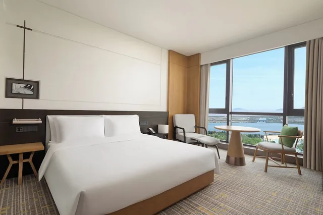 1 Bedroom, Suite, Single Bed, Bay View، Holiday Inn Ningbo Xiangshan Damu Bay Hotel 2/3