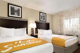 غرفة، Days Inn by Wyndham Cortez 1/2