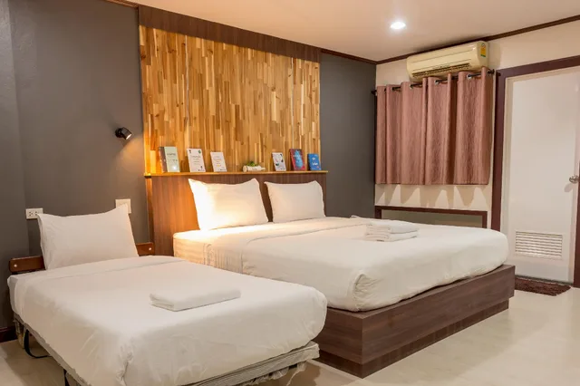 غرفة سوبيريور ثلاثية، Phimai Paradise Hotel 1/2