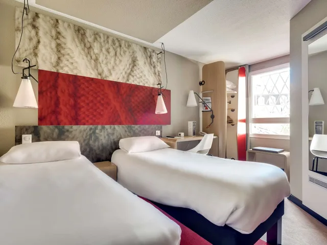 غرفة قياسية بسريرين منفصلين، ibis Paris Rueil Malmaison 1/5