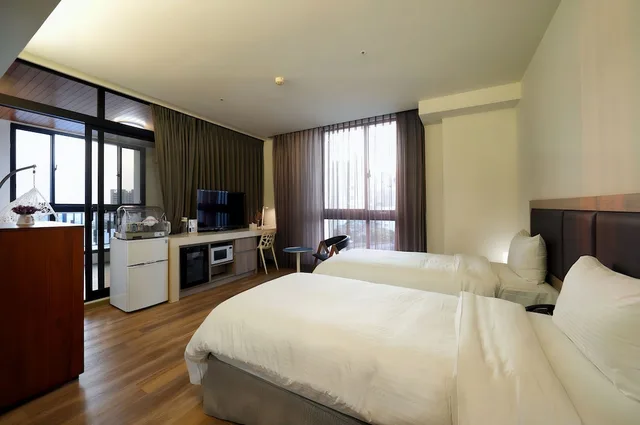 Executive, Twin Beds, Balcony, Freedom Design 3/7