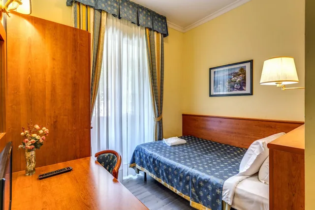 Room, Single, French Bed، Baltic Hotel 7/10