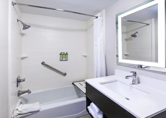 Suite, Multiple Beds، Holiday Inn Express New Orleans East 4/5