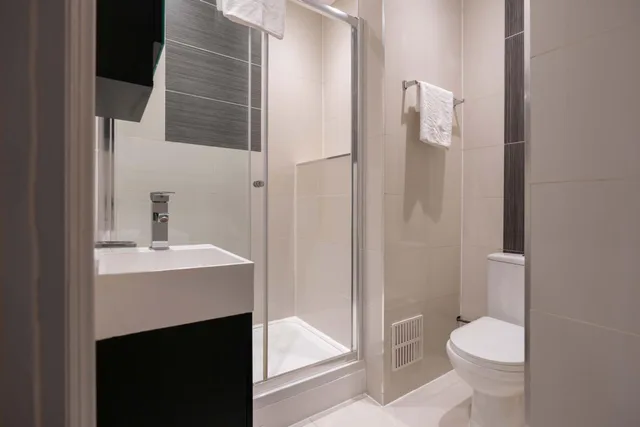 غرفة ثلاثية، Ibis Braga 3/4