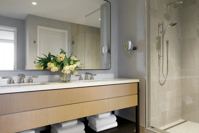 1 Bedroom, Suite, Terrace, Kimpton The Forum Hotel, an IHG Hotel 2/3