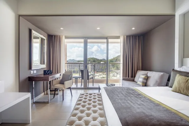 جناح جونيور فاخر بسريرين كوين مع أريكة، Royalton Saint Lucia An Autograph Collection All Inclusive Resort 6/10