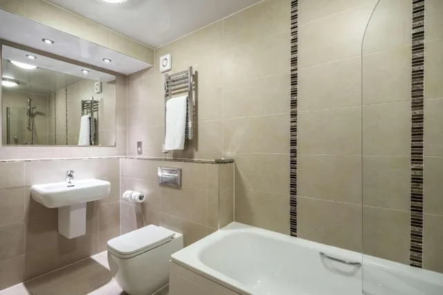 Premium, 1 King and 1 Single Beds, Clarion Hotel Newcastle South Boldon EN 3/3