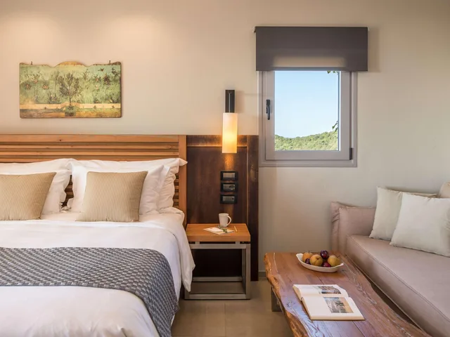 غرفة قياسية بسرير مزدوج، Movenpick Resort Agios Nikolaos Sivota 1/1