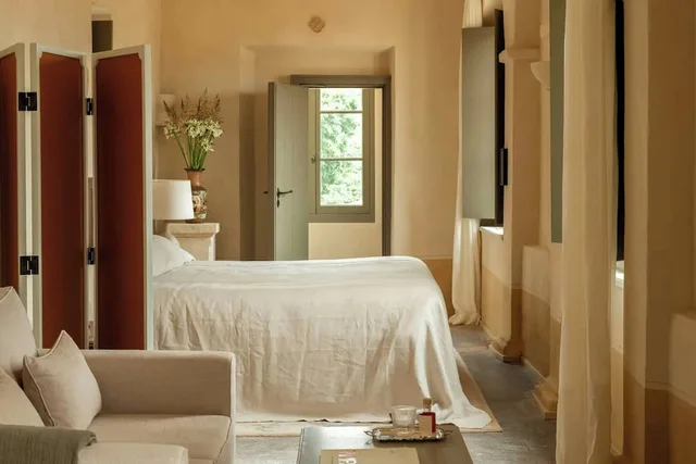 جناح بسرير كينج بإطلالة جزئية على البحر، Hotel Du Couvent, A Luxury Collection Hotel, Nice, France 2/3