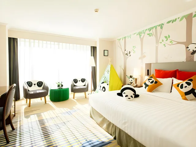 Panda, King Bed, Beijing XinQiao Hotel 1/2