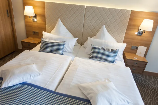 غرفة قياسية بسرير مزدوج بإطلالة على البحر بشرفة، Hotel Bernstein 3/8