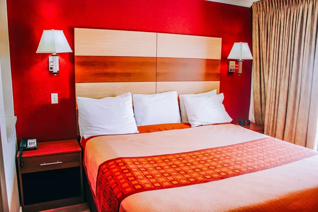 غرفة بسرير كينج لذوي الإعاقة، Rodeway Inn & Suites Lake Havasu City 2/2