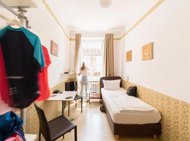 غرفة مفردة، Three Little Pigs Hostel 3/7