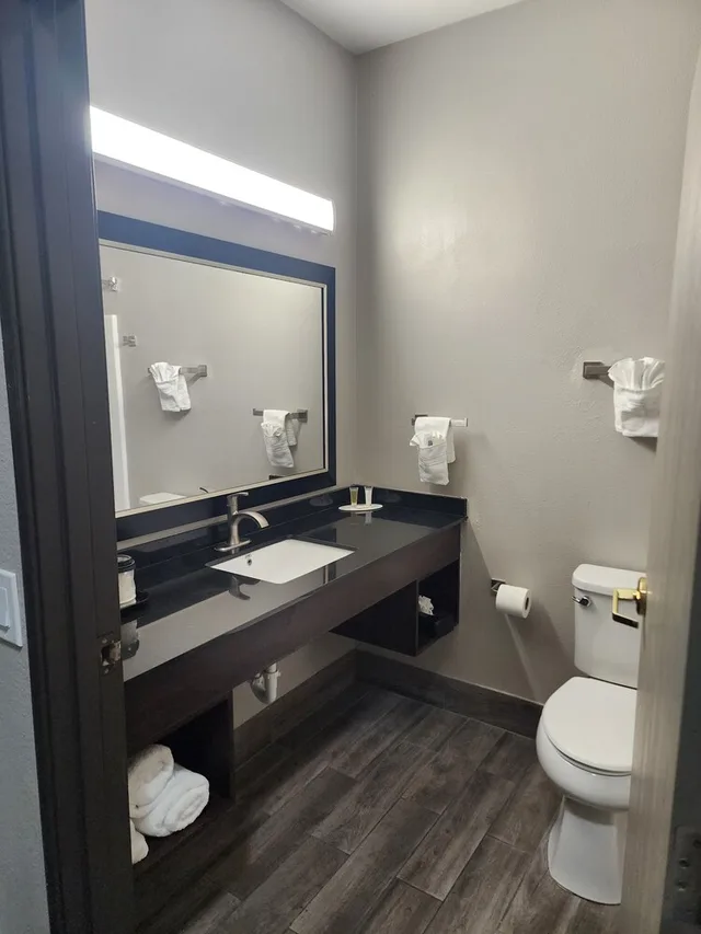 جناح ديلوكس بسرير كينج، Days Inn & Suites by Wyndham Tucson/Marana 7/8