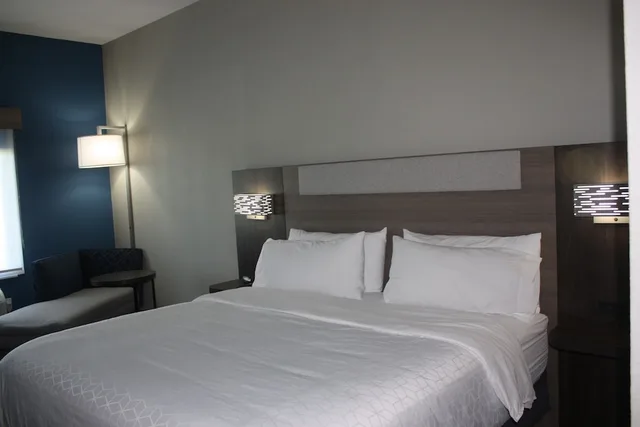جناح بسرير كينج لذوي الإعاقة، Holiday Inn Express Hotel & Suites Shamrock North 1/6