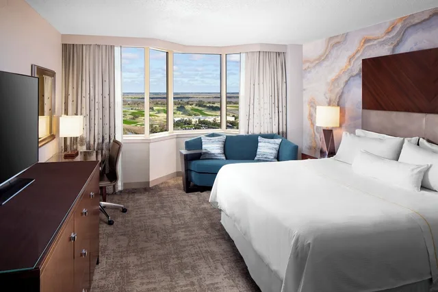 Room, King Bed, Golf Course View, Accessible، Westin Savannah Harbor Golf Resort Spa 1/2