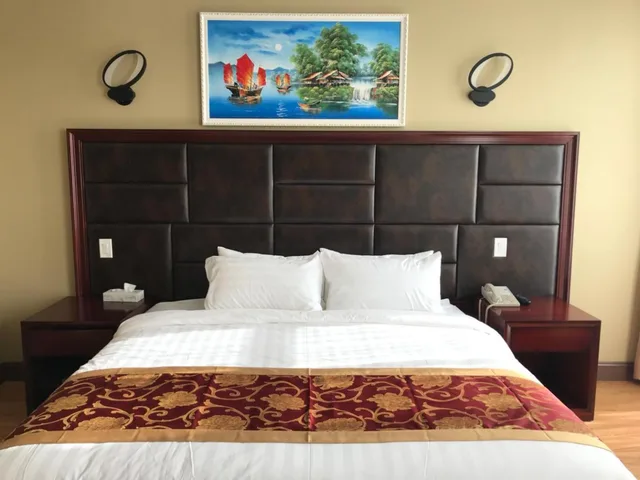 Room, King Bed, Queens Hotel 6/7